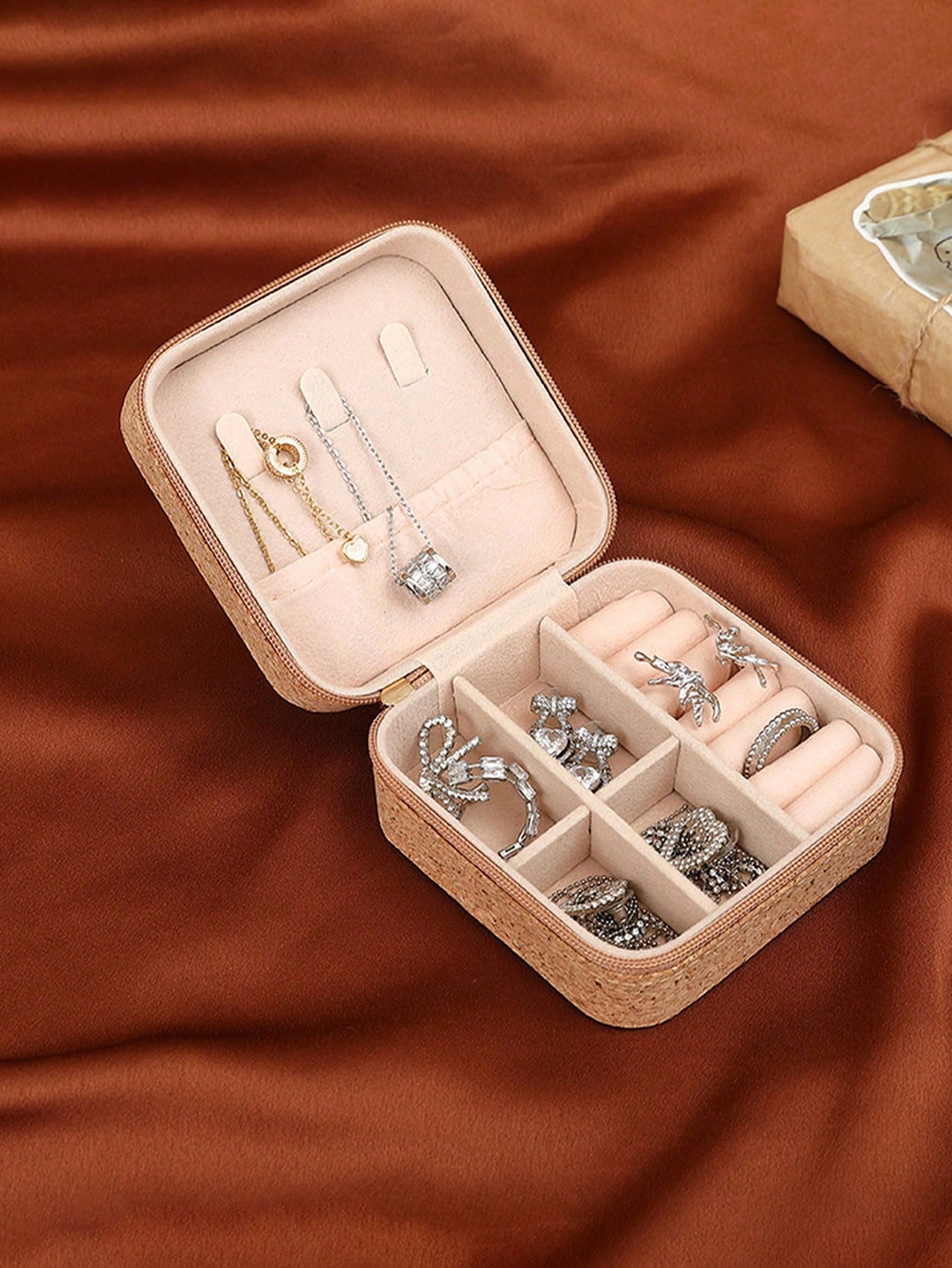Kotak Perhiasan Vintage Motif  - Travel Accessories Jewelry ulasan dan harga